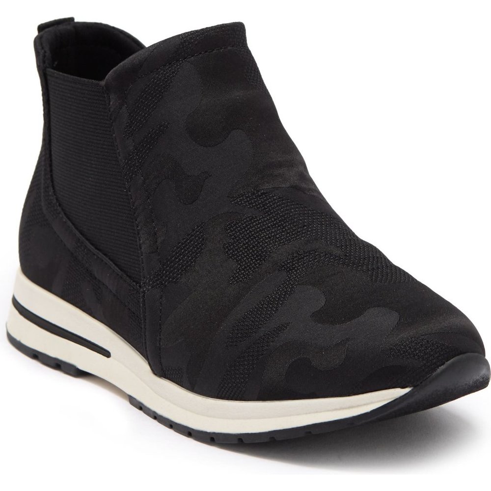 Ladies Me Too Black Camo Pull On Sneaker Bootie Size 7M - Picture 2 of 7